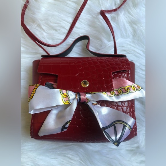 Chic & classic red mini purse/satchel with scarf ribbon - Picture 1 of 7